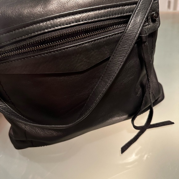 Sale 🔥Like NEW!! BOTKIER Bucket Leather Hobo Bag - Picture 3 of 15